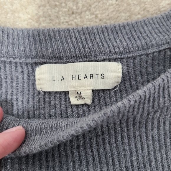 L. A. Hearts Cropped Crew Neck Sweater Size Medium - Picture 8 of 9